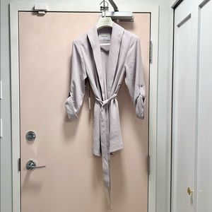 Aritzia Babaton Kahlo Robe (short) in Lilac Fog - S Small
